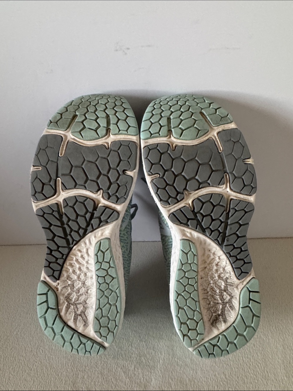 New Balance athletic shoes - Picture 5 of 11